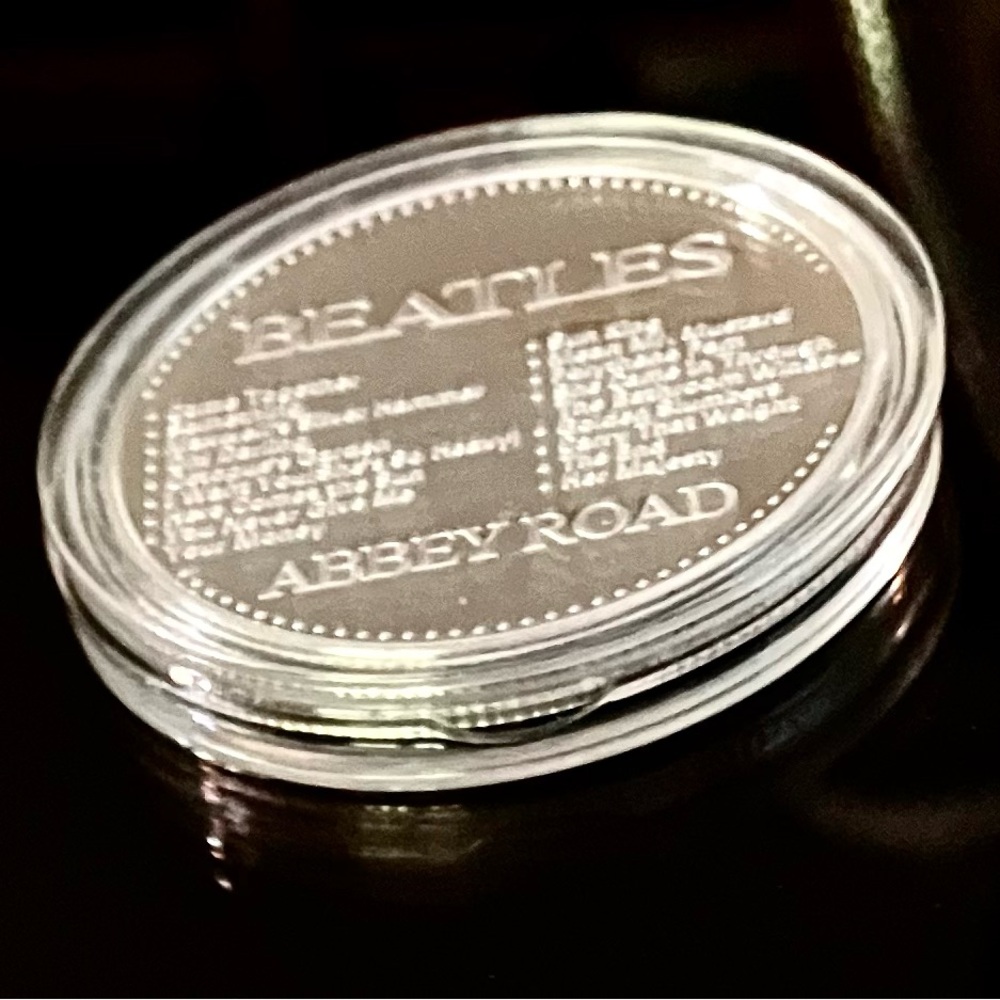 The Beatles Silver Abbey Road Commemorative Coin - Picture 8 of 9